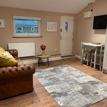 Tulip Cottage Wisborough Green Екстериор снимка