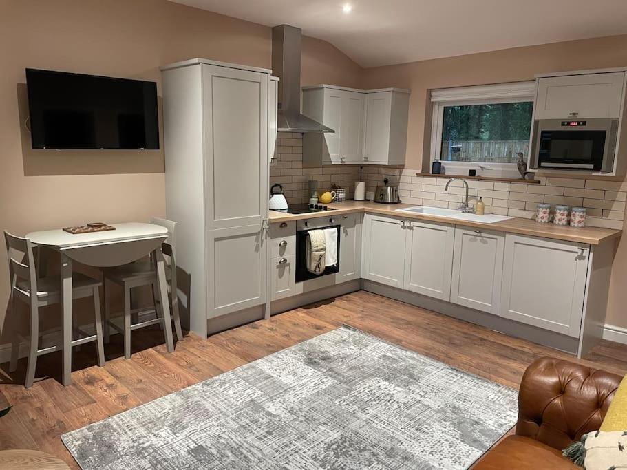 Tulip Cottage Wisborough Green Екстериор снимка